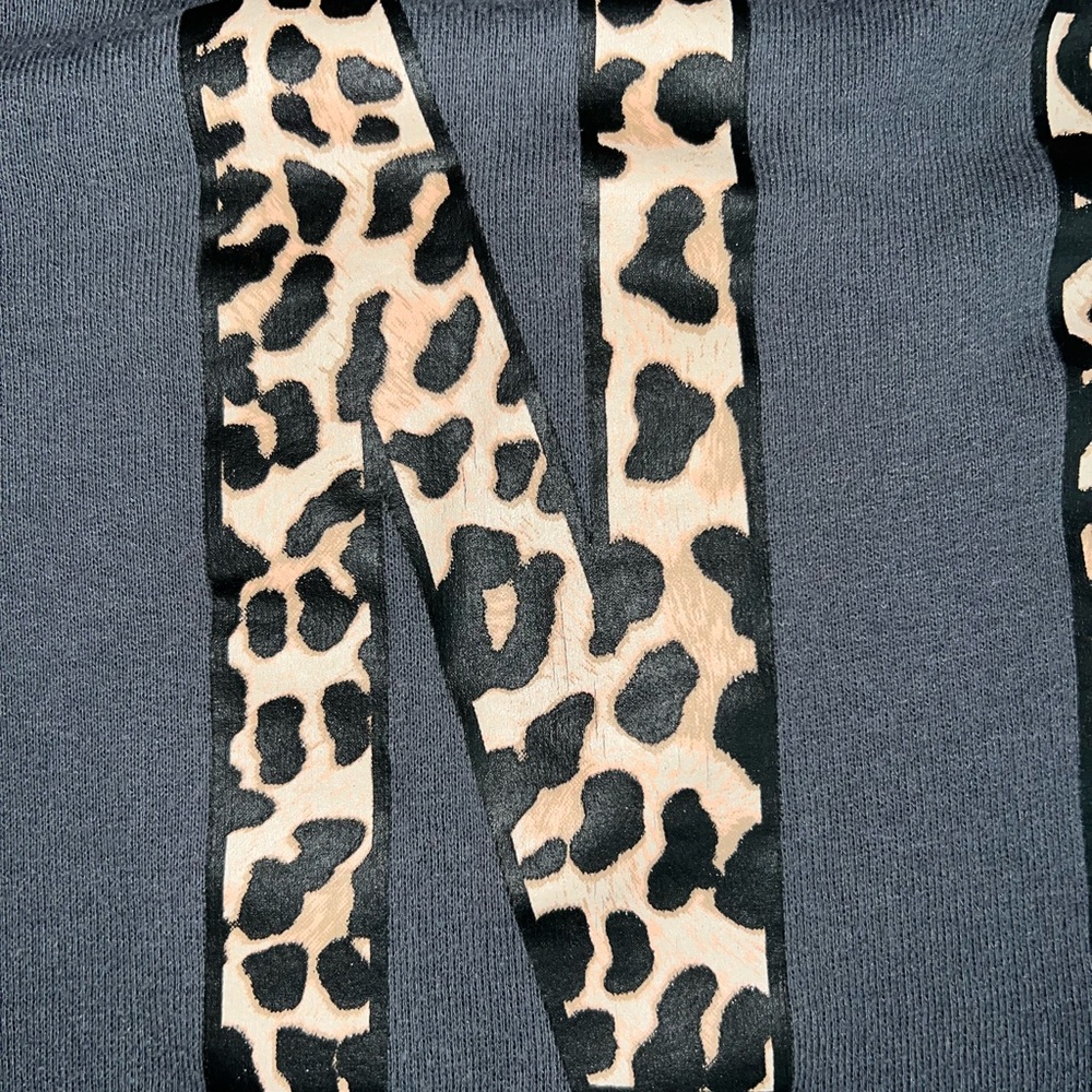 HTF PINK leopard crew - Picture 5 of 6